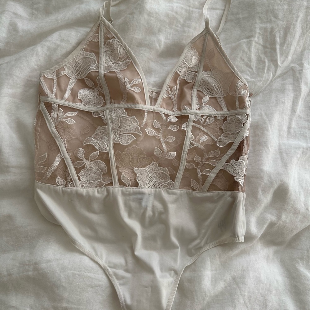 Tobi Floral Bodysuit